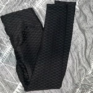 Lyte black butt scrunch leggings